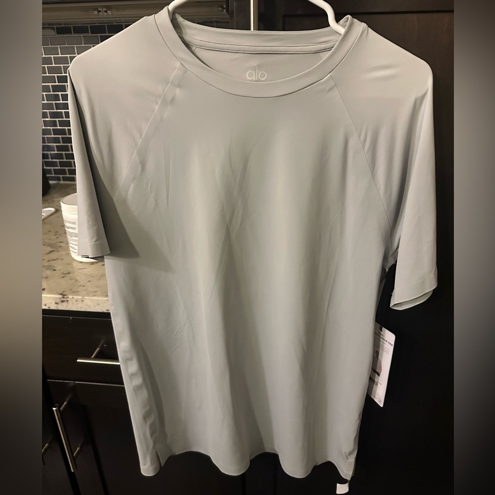 Alo Idol Proformance Shirt Size Small Brand New